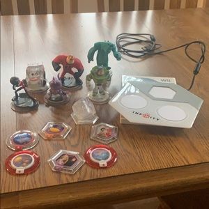 Disney Infinity game and accessories